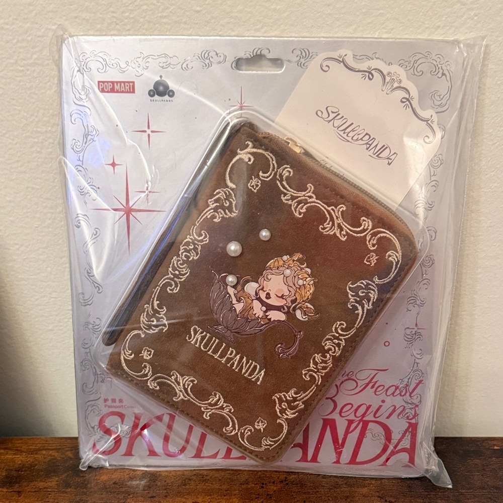 Skull panda passport holder